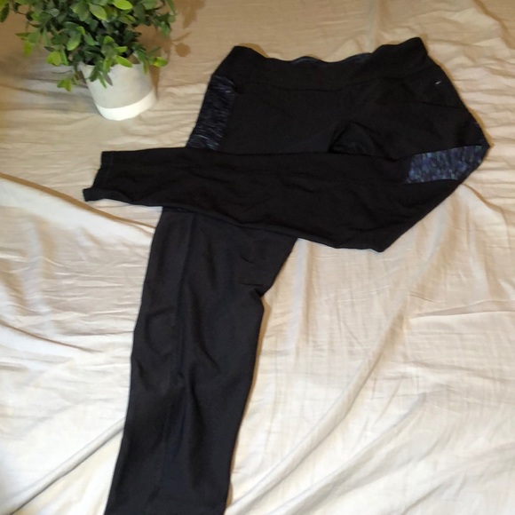 Black Leggings with Subtle Blue and Green Sides - Picture 2 of 8